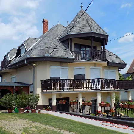 3 Apartment *